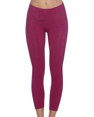 Body Glove Trikonasana Capri Leggings In Plum