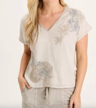 Xcvi Jolina Embroidered V-Neck Top In Light Cloud Grey