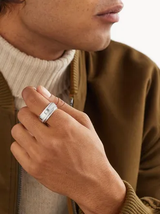 Piaget Possession Large Engraved 18-Karat White Gold Diamond Ring