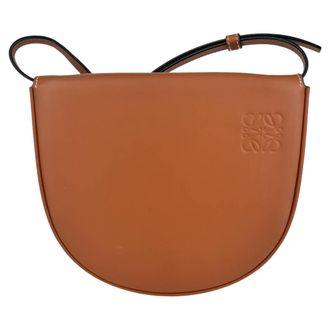Loewe Loewe Heel Kleine Pouch in Bruin Leer