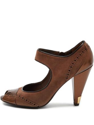 Louis Vuitton Su&egrave;de leren pumps met open neus - Bruin