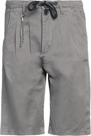 Trez BOTTOMWEAR - Shorts & Bermuda Shorts sur YOOX.COM