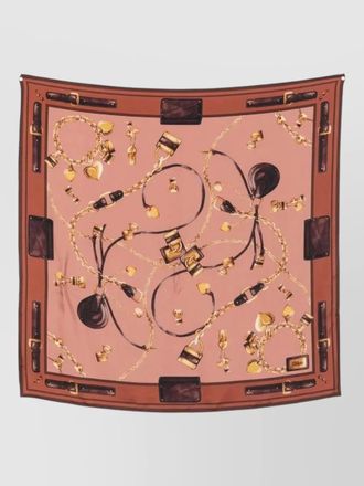 Chlo&eacute; pedington scarf chain heart buckle square