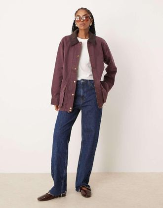 Abercrombie & Fitch Giacca cerata a media lunghezza color bordeaux con colletto a contrasto-Rosso