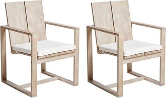 Beliani Beliani - Conjunto De 2 Sillas De Jard&iacute;n De Madera De Acacia R&uacute;stica Con Reposabrazos Madera Clara Azzanello