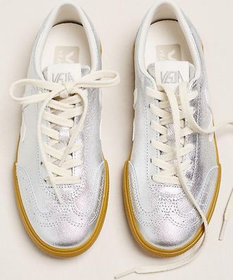 Veja Volley O. T. Sneakers