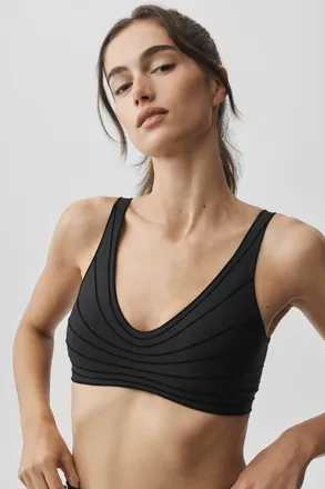 Alo | Airlift Lotus Bra in Black, Size: Medium