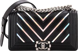 Chanel Borsa a tracolla Boy media in pelle di agnello con motivo chevron e PVC - Nero