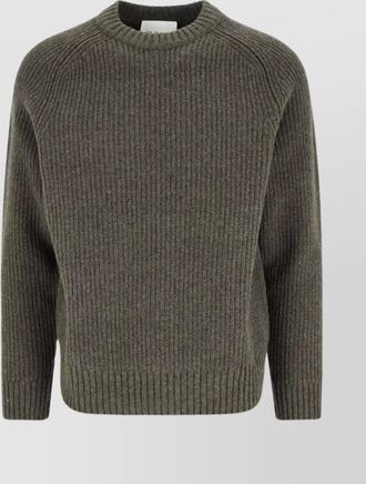 Closed ribbed long sleeve crew neck sweater