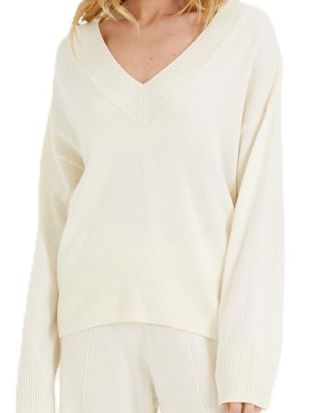 Chinti and Parker V Neck Wool Cashmere Slouchy Lightweight Sweater in Cream at Nordstrom, Size X-Large