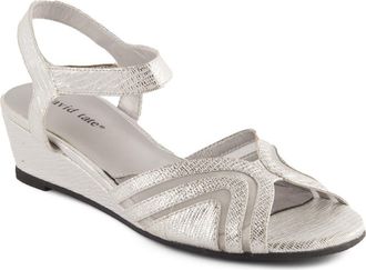David Tate Abano Faux Leather Wedge Sandal in Silver Print at Nordstrom, Size 9.5