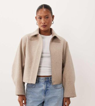Asos Petite ASOS DESIGN Petite giacca corta formale con colletto color mushroom-Marrone