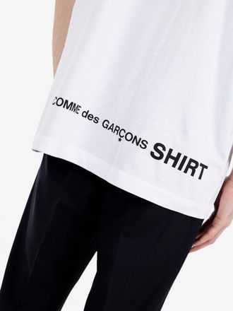 Comme Des Gar&ccedil;ons T-shirt over white