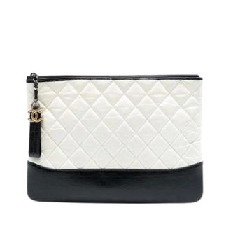Chanel Pre-owned Clutches, female, White, Size: ONE SIZE Pre-owned Quilted Calf Leather Clutch