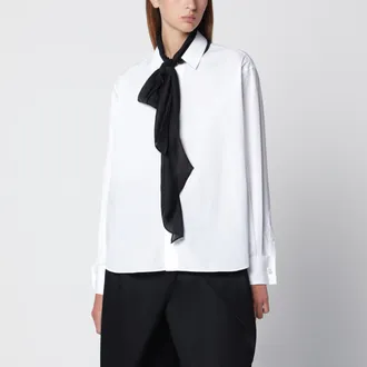 sacai Camicia bianca con sciarpa nera