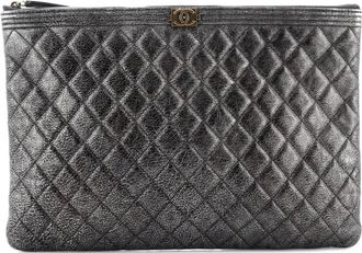 Chanel Boy O Case Quilted Calfskin Large clutch bag - Zilver