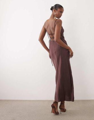 Asos Vestito midi con scollo dritto e spalline sottili sul retro-Marrone
