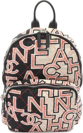 Chanel 2019 logo-pattern quilted backpack - Neutrals
