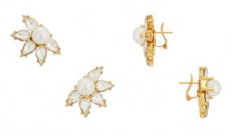 Anton Heunis Flower Motif Pearl Omega Clasp Earring In Cream/crystal/gold