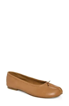 Steve Madden Calico Split Toe Ballet Flat in Tan Leather at Nordstrom, Size 5