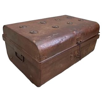 Wanderlust Deco Maleta De Metal Acabado Artesanal Marr&oacute;n 67x37x25h Cm