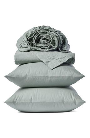 Coyuchi Crinkled Organic Cotton Percale Sheet Set in Sage at Nordstrom, Size California King