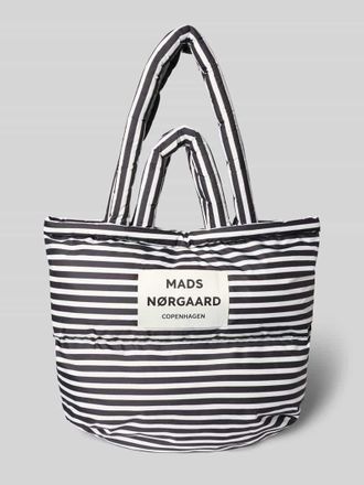 Mads Norgaard Handtasche mit Steppn&auml;hten und Label-Detail in Black, Gr&ouml;&szlig;e 1