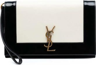 Saint Laurent Clutch Cassandre in pelle di agnello con finiture in pelle spazzolata e battente 2023 - Bianco