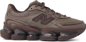 New Balance 2000 Brown Mesh Sneakers