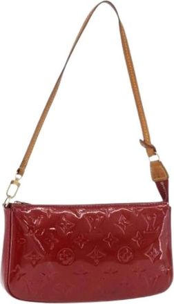 Louis Vuitton Pre-owned Shoulder Bags, female, Red, Size: ONE SIZE Pre-owned Patent Leather Pouch
