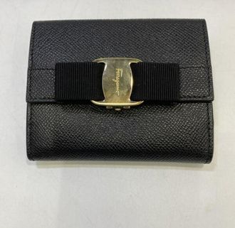 Ferragamo Black Wallet (Bi-Fold) (Pre-Owned)