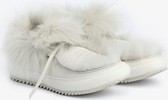 Pedro Garcia Comfort wedge boot in white fur with laces | jadina | Fall winter 25 | PEDRO GARCIA