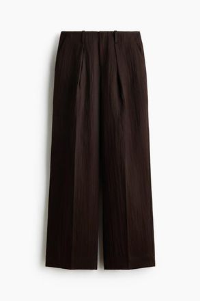 H&M Crinkled Tailored Trousers in Dark Brown at Nordstrom, Size 10
