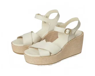 Sorel Womens Sunpeak Wedge Ankle Strap Sandal In Chalk
