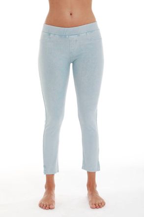 French Kyss High Rise Capri In Lightblue