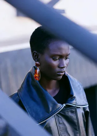 Mango Orecchini ciondoli resina marrone - Donna - Taglia unica - MANGO