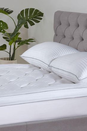 BHS 5 Star Hotel Collection Australian Wool Enhancer in White | Size: King