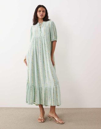 Vero Moda Vestito lungo da festival stile boh&eacute;mien verde tenue a fiori e a righe con maniche a sbuffo e bottoni sul davanti