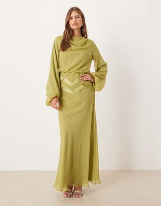 Asos Vestito lungo verde drappeggiato con maniche a campana e dettagli intrecciati in raso