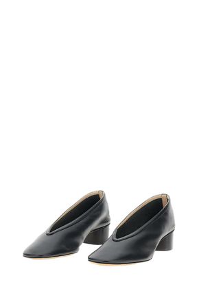 Le Monde Beryl Black Smooth Leather Pumps
