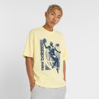 New Balance Uomo Hoops Graphic Vintage T-Shirt in Giallo, Maglia di Poliestere, Taglia M