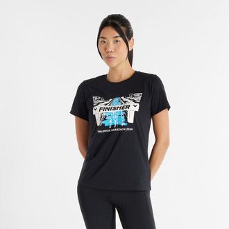 New Balance Donna Valencia Marathon Finisher Graphic T-Shirt in Nero, Maglia di Poliestere, Taglia L