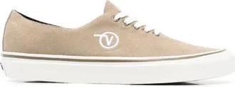 Vans Luxe Suede Sneakers voor Vrouwen - Dames - Sneakers - Beige - 34 1/2 EU - Su&egrave;de - Schoenen