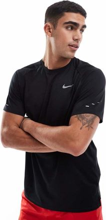Nike Stride t-shirt in black