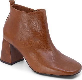Chocolat Blu Hilla Block Heel Bootie in Brown Leather at Nordstrom, Size 6.5