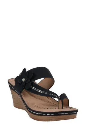 GC SHOES Taryn Flower Wedge Sandal in Black at Nordstrom Rack, Size 6.5