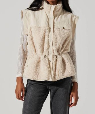 Astr Ivania Boucle Mixed Media Vest In Cream