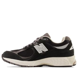 New Balance 2002R Premium Vintage Black M2002RNC