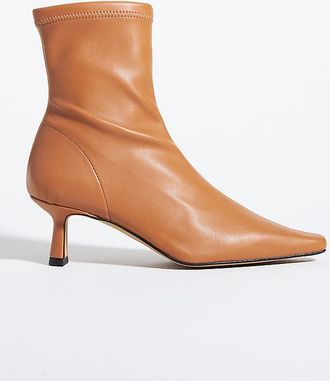 &Aacute;ngel Alarc&oacute;n Pointed-Toe Kitten-Heel Boots