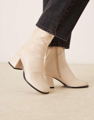 Asos Royce - Stivaletti color latticello con tacco largo e punta rotonda-Neutro